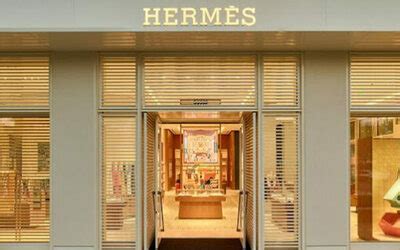 HERMÈS OPENS ITS FIRST STORE IN ASPEN (USA) AND .